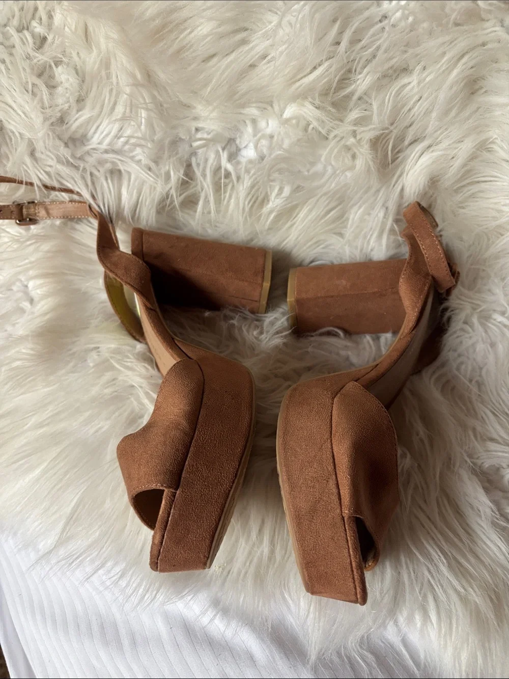 Chinese Laundry Tan Suede Platform Peep-Toe Block Heels Size 8.5